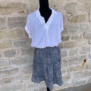 Sz M Flowy White Blouse